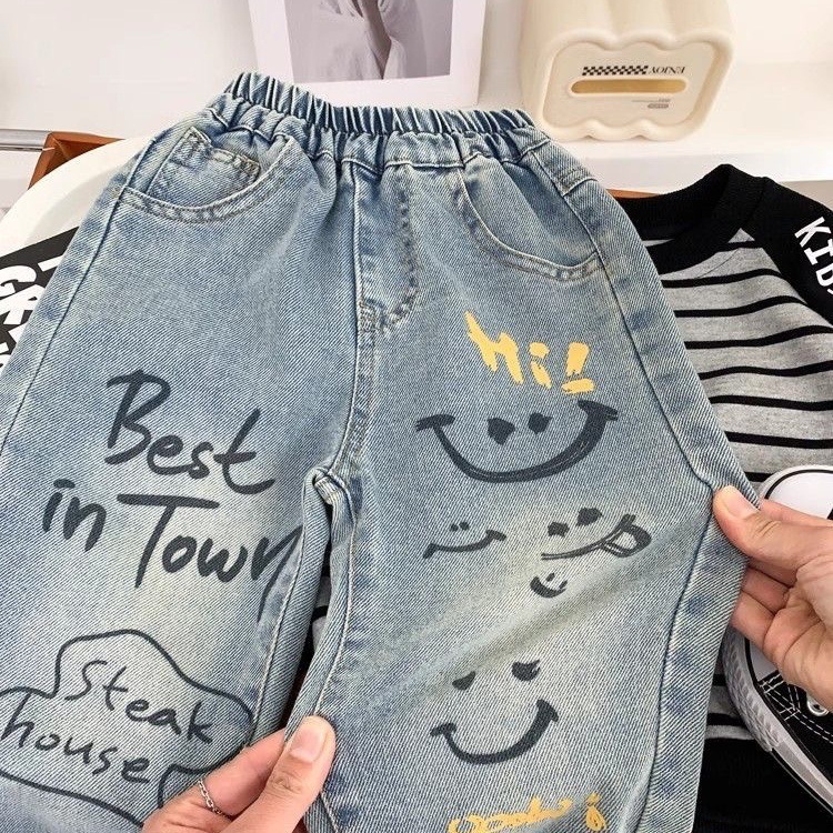 Pantaloni Larghi in Denim con  - Baby Clothing Drawing recensione e prezzo