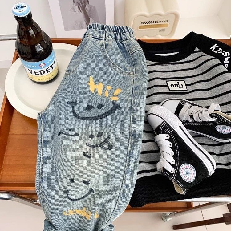 Pantaloni Larghi in Denim con  - Baby Clothing Drawing recensione e prezzo
