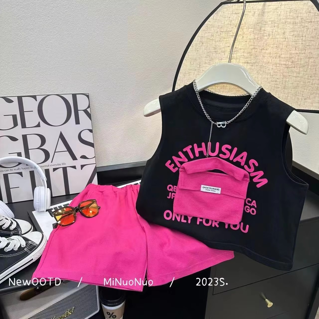 Abbigliamento estivo da boutiq - Baby Clothing Drawing recensione e prezzo